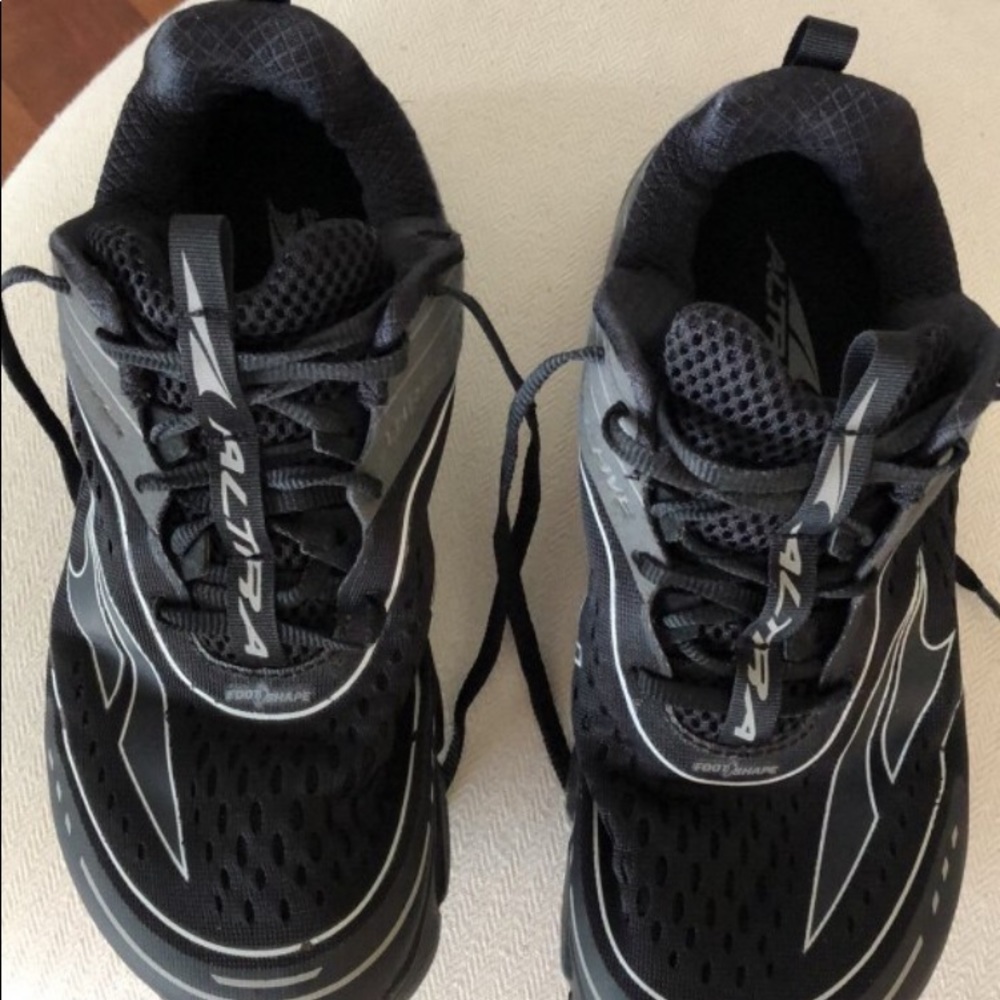 Altra Shoes -black